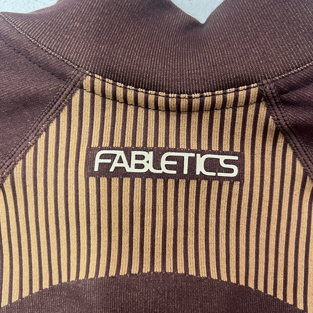 Fabletics Seamless Fusion Workout Jacket Compress… - image 5